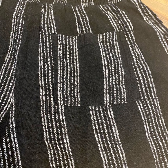 Universal Thread, Drawstring, Black & White shorts - Picture 8 of 9